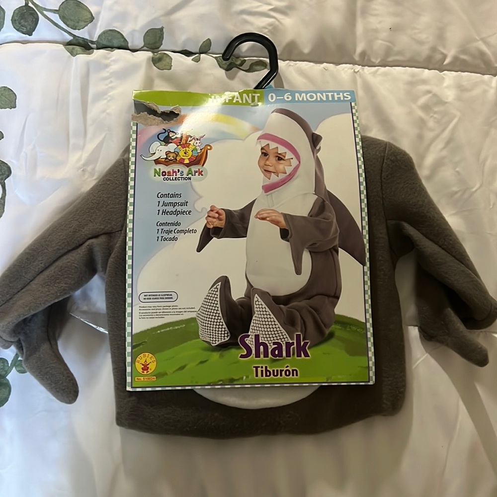 Shark infant Halloween costume NWT Jaws Tiburon 0-6 months